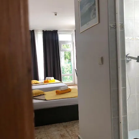 Sunny Varshava 金沙