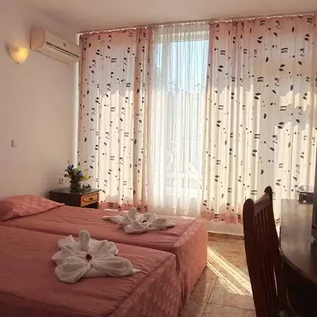 Hotel Sunny Varshava 3*