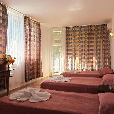 Sunny Varshava Szálloda 3*