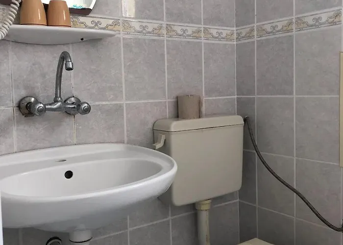 Sunny Varshava Goudstrand